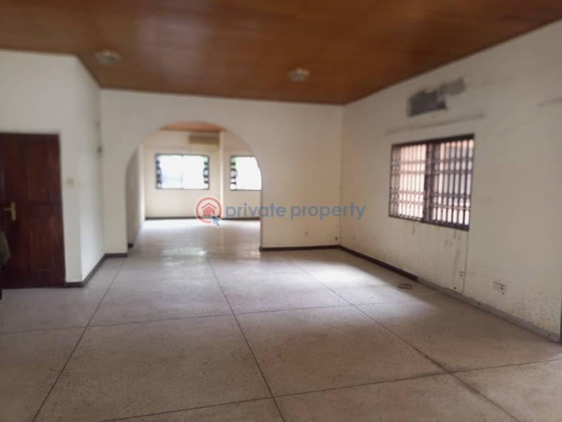 5 bedroom House For Sale Roman Ridge Accra - 14
