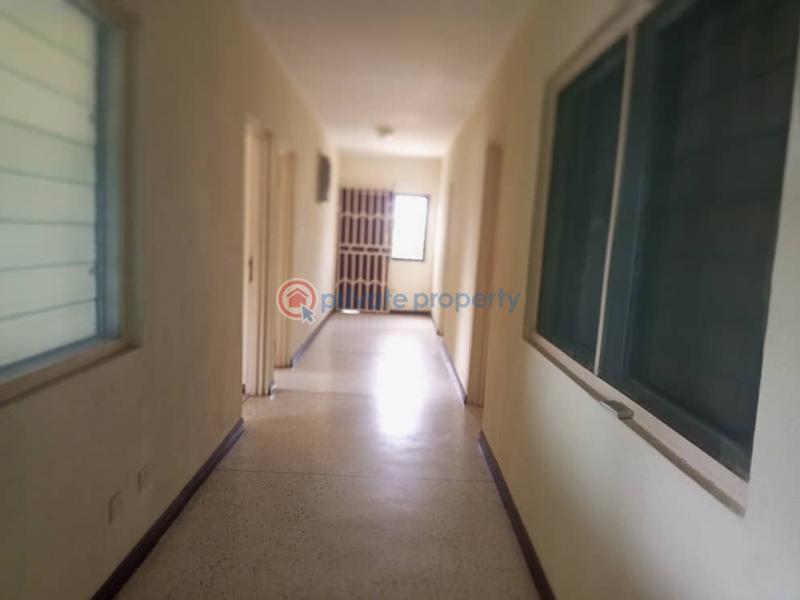 5 bedroom House For Sale Roman Ridge Accra - 13