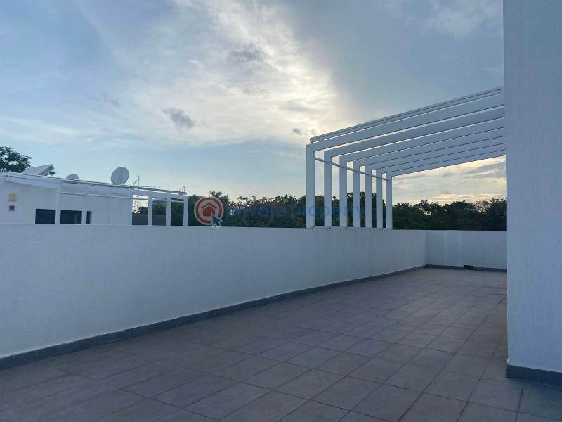 5 bedroom Townhouse For Sale North Ridge Accra - 6