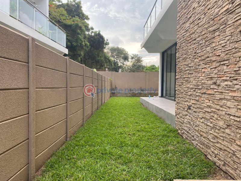 5 bedroom Townhouse For Sale North Ridge Accra - 5