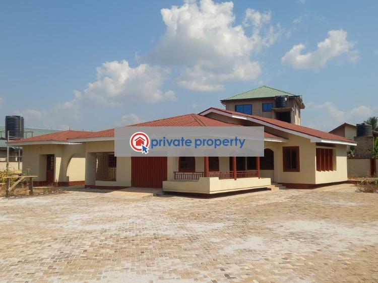 5 bedroom House For Sale &nbsp;ayeduase/twumduase Near Knust. Tech. Kumasi Metropolitan Ashanti - 7