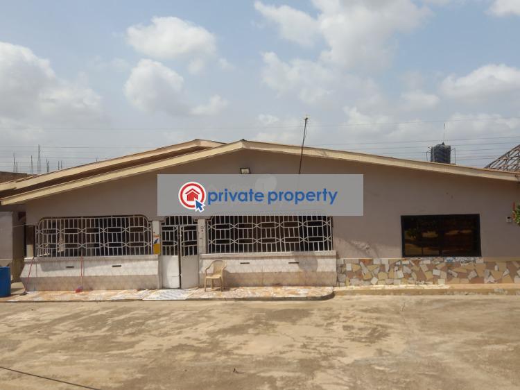 5 bedroom House For Sale &nbsp;fawoade on Tafo Pankrono Road. Kumasi Metropolitan Ashanti - 3