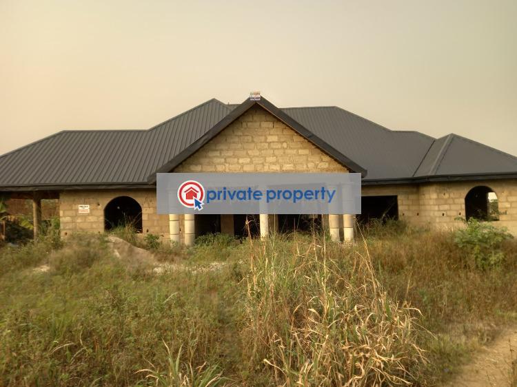 5 bedroom House For Sale &nbsp;ahodwo, Near Krobo, Mampongteng Kenyasi Bosore. Kwabre Ashanti - 1