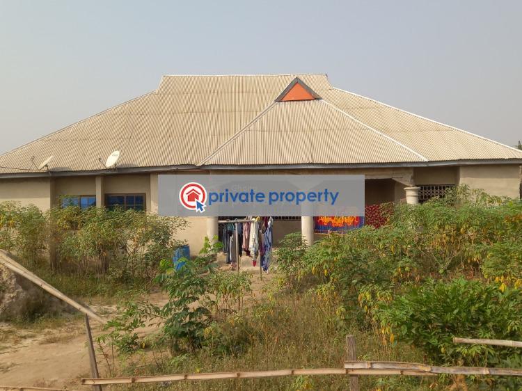 5 bedroom House For Sale &nbsp;achiase, Near Kenyasi Fumesua Parkoso. Kumasi Metropolitan Ashanti - 1