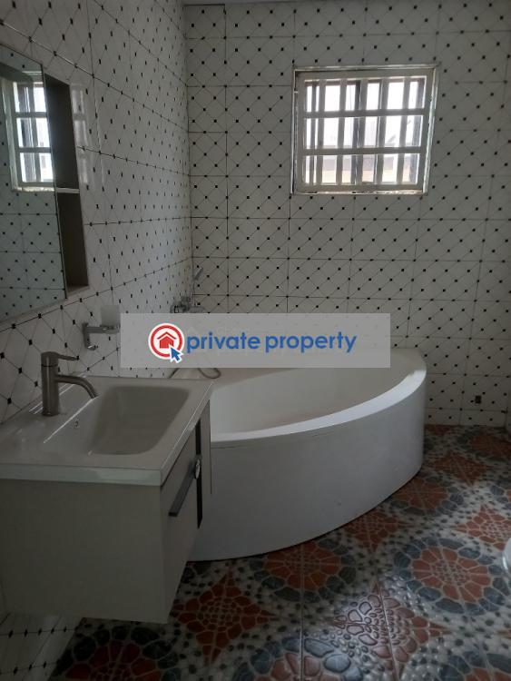 5 bedroom House For Sale &nbsp;kronum Near Suame. Kumasi Metropolitan Ashanti - 2