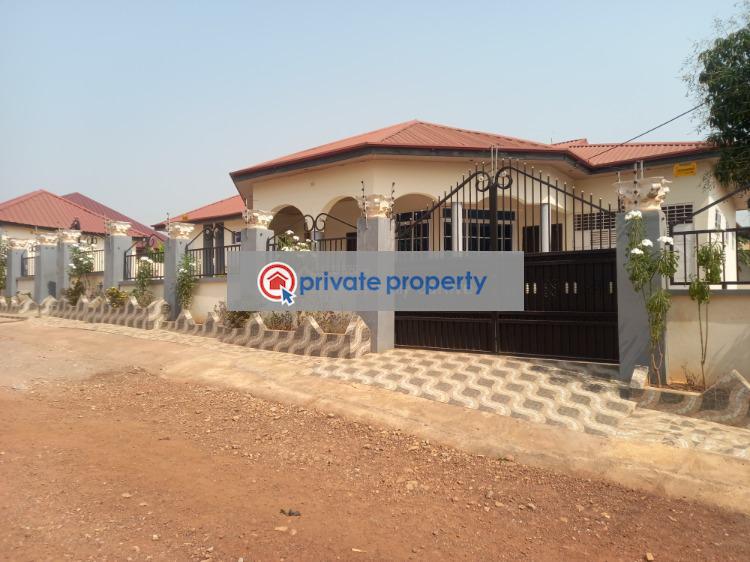 5 bedroom House For Sale &nbsp;pakyi No 2 on Santasi Road. Kumasi Metropolitan Ashanti - 1