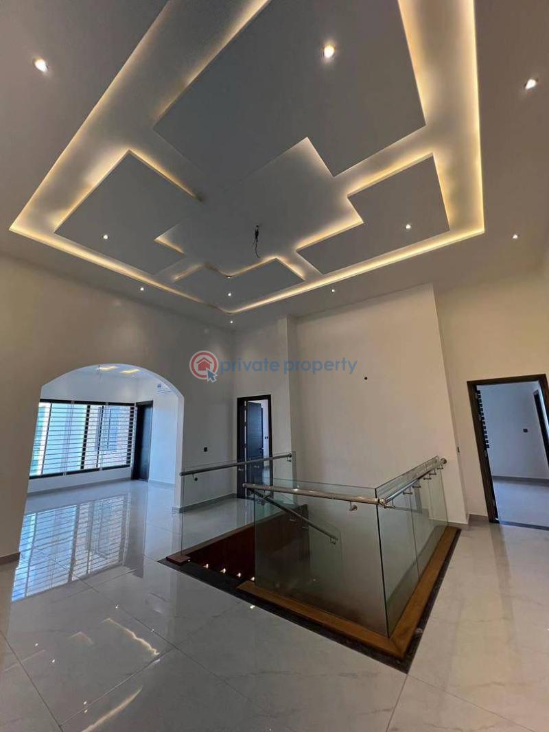 5 bedroom Detached Bungalow For Sale West Trasacco Airport Residential Area Accra - 6
