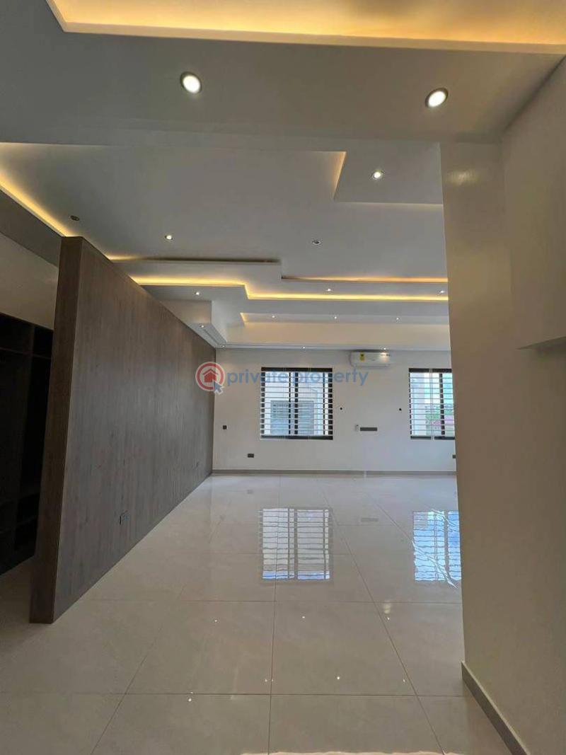 5 bedroom Detached Bungalow For Sale West Trasacco Airport Residential Area Accra - 7