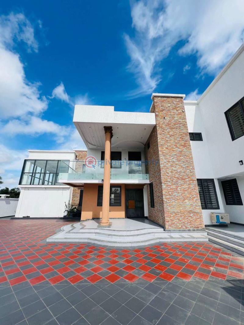 5 bedroom Detached Bungalow For Sale West Trasacco Airport Residential Area Accra - 5
