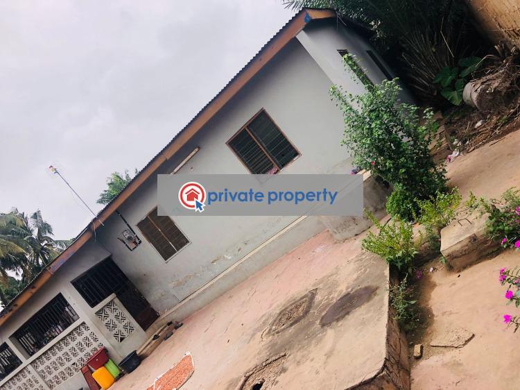 5 bedroom Detached Bungalow For Sale &nbsp;lapaz New Market Area Accra Metropolitan  - 4
