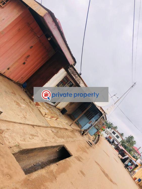 5 bedroom Detached Bungalow For Sale &nbsp;lapaz New Market Area Accra Metropolitan  - 2