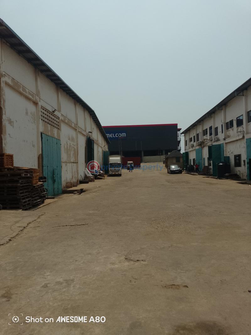 Warehouse For Rent Near Melcom Spintex Road Accra - 0