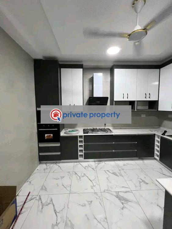 5 bedroom Townhouse For Sale Achimota Accra - 4