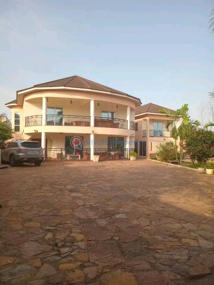 5 bedroom House For Sale East Airport Airport Residential Area Accra - 1