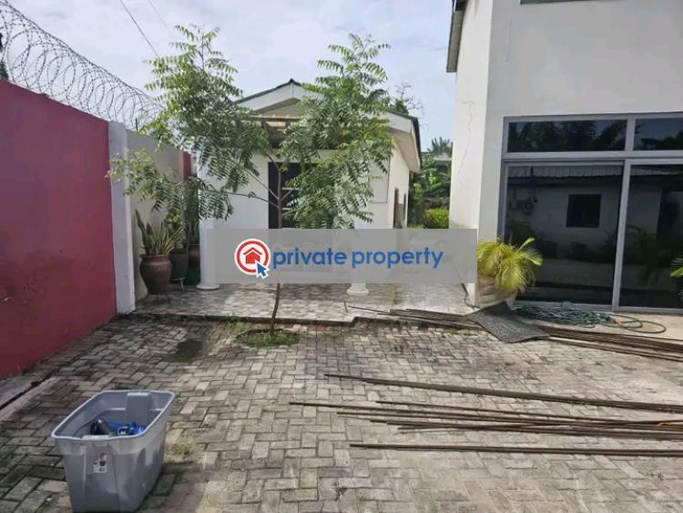 5 bedroom Detached Duplex For Sale Kanda Estate Accra - 8