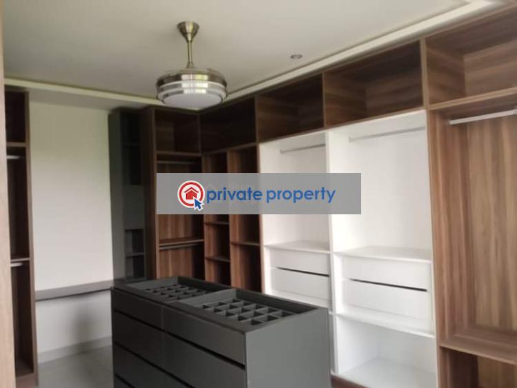5 bedroom Townhouse For Sale North Ridge Accra - 4