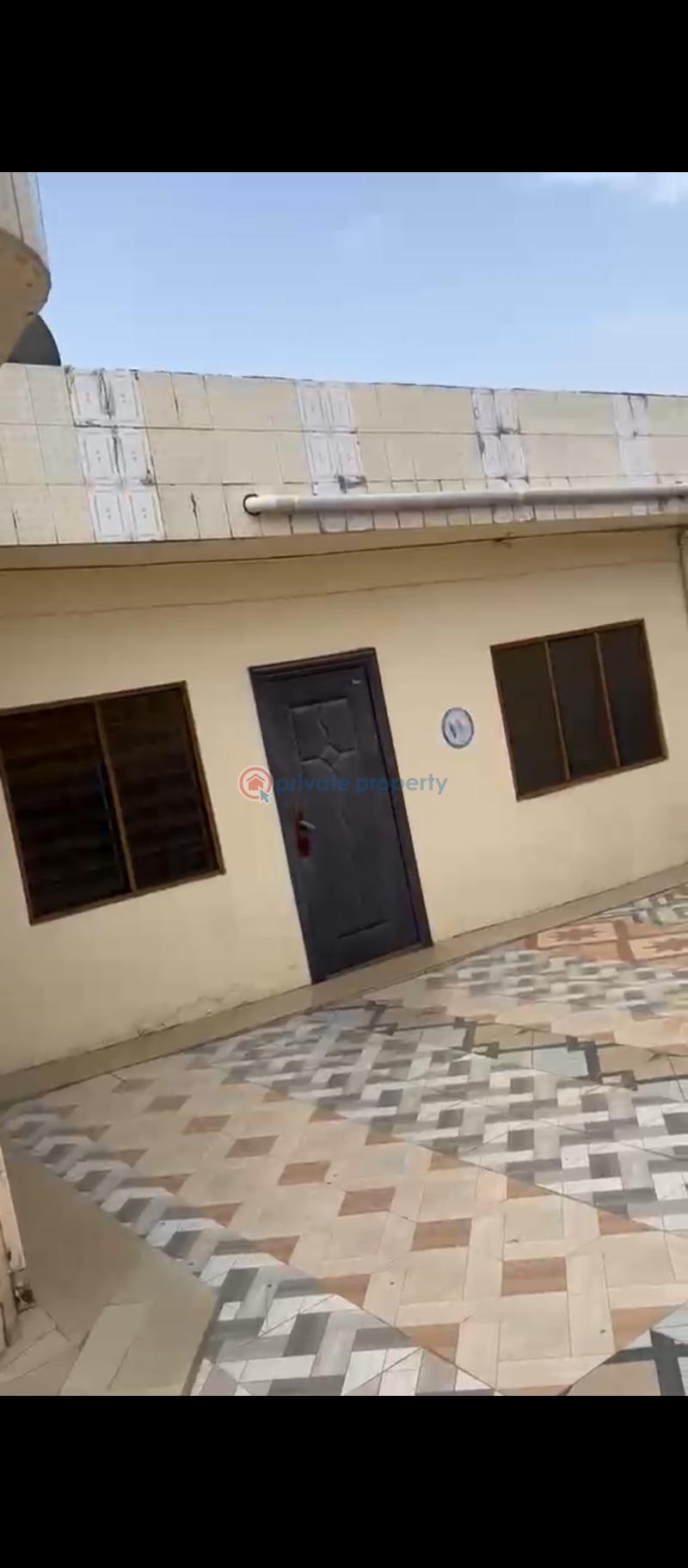 6 bedroom House For Sale New Market Road Kasoa Awutu-Senya East Central Region - 1