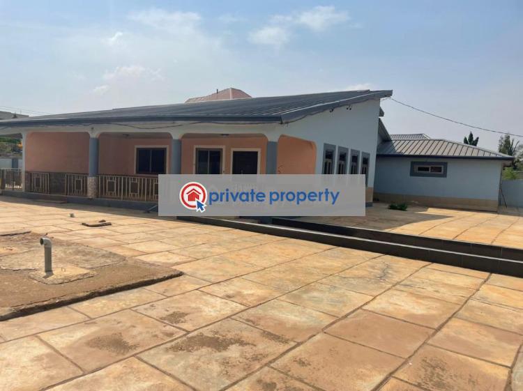 5 bedroom Detached Bungalow For Sale &nbsp;community 25 Tema Tema Accra - 8