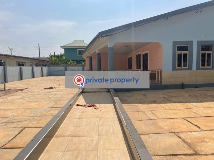 5 bedroom Detached Bungalow For Sale &nbsp;community 25 Tema Tema Accra - 11