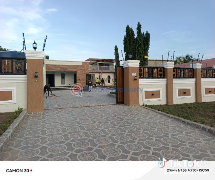 6 bedroom House For Sale Kristpo City Ga West Municipal Accra - 18