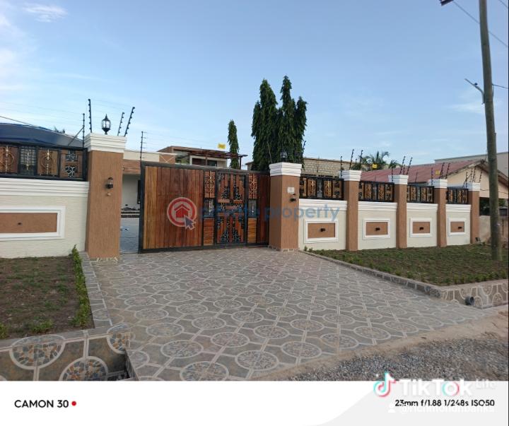 6 bedroom House For Sale Kristpo City Ga West Municipal Accra - 17
