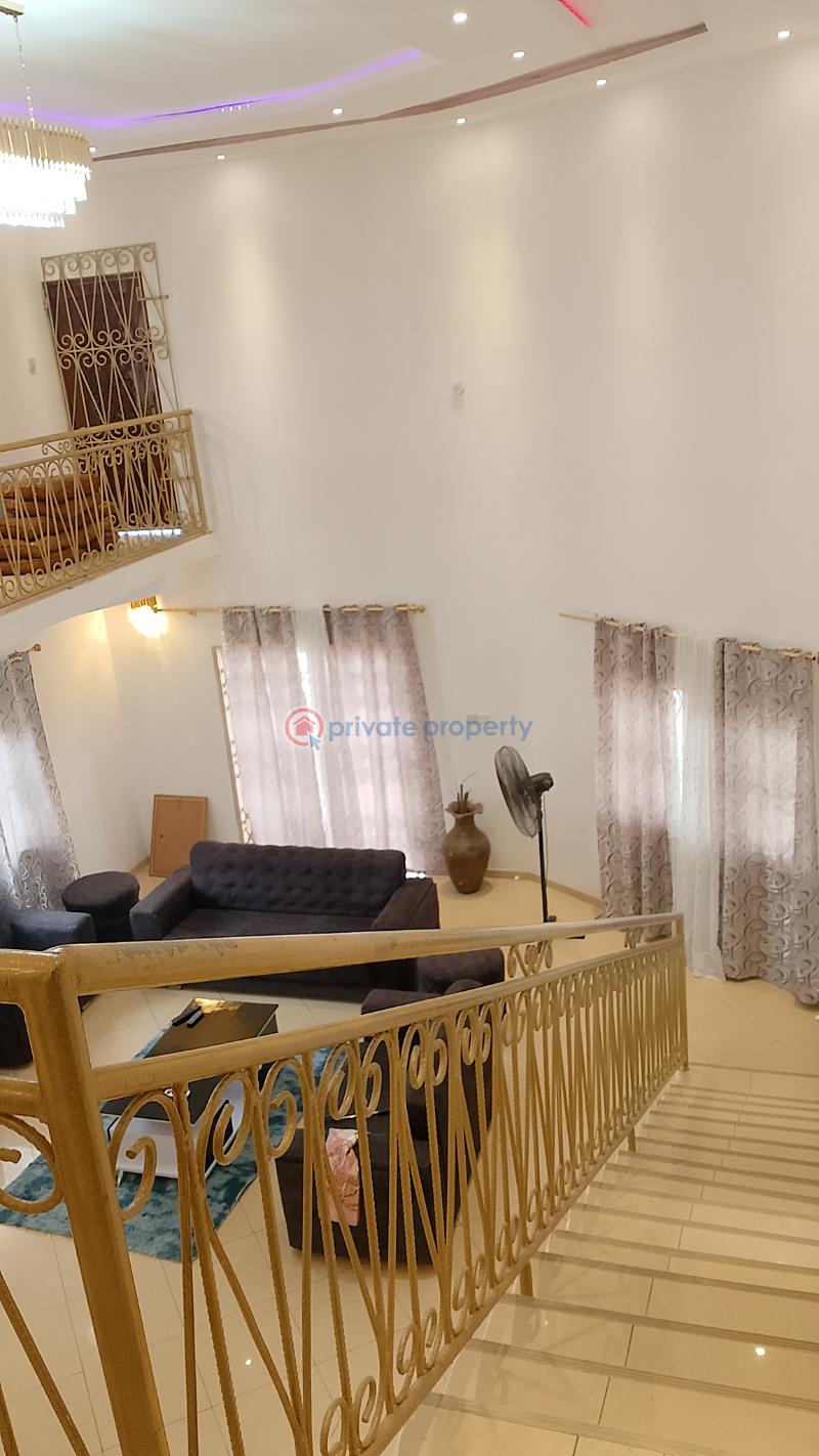 6 bedroom House For Sale Pillar 2,ohene Down. Pillar 2 Ga East Municipal Accra - 1