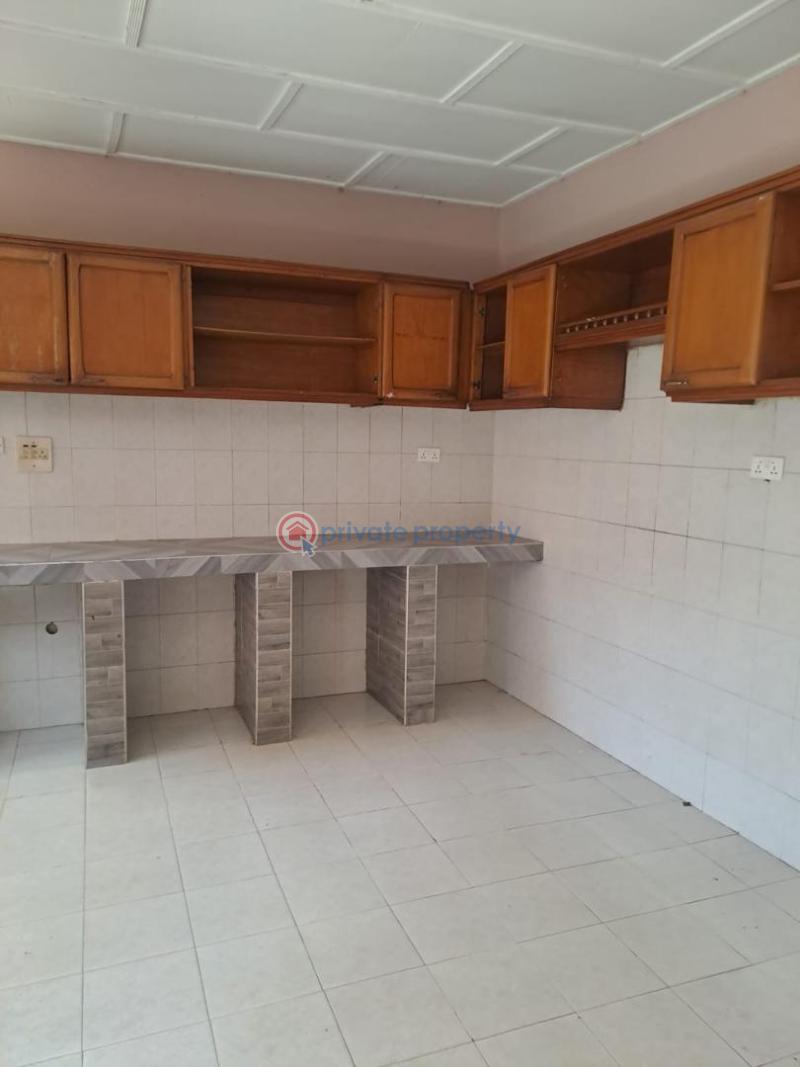 6 bedroom House For Sale Around Assemblies Of God ( House Of Love) Lashibi Accra - 9
