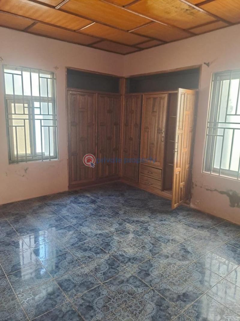 6 bedroom Commercial Property For Sale Around Assemblies Of God(house Of Love) Lashibi Accra - 4