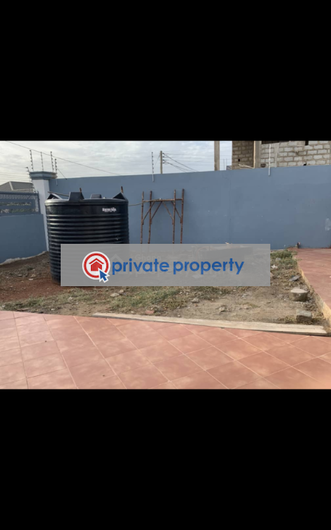 6 bedroom House For Sale &nbsp;estate Junction Nungua East Accra - 6