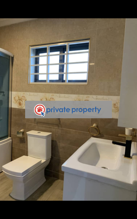 6 bedroom House For Sale &nbsp;estate Junction Nungua East Accra - 4