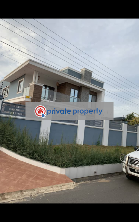 6 bedroom House For Sale &nbsp;estate Junction Nungua East Accra - 1