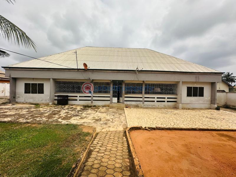 6 bedroom House For Sale Gyinyase Kumasi Metropolitan Ashanti - 0