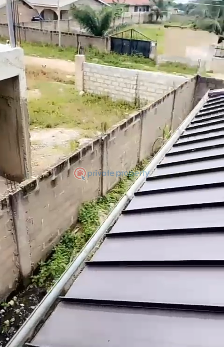 6 bedroom Terraced Duplex For Sale Tuba Junction Accra New Town  - 5