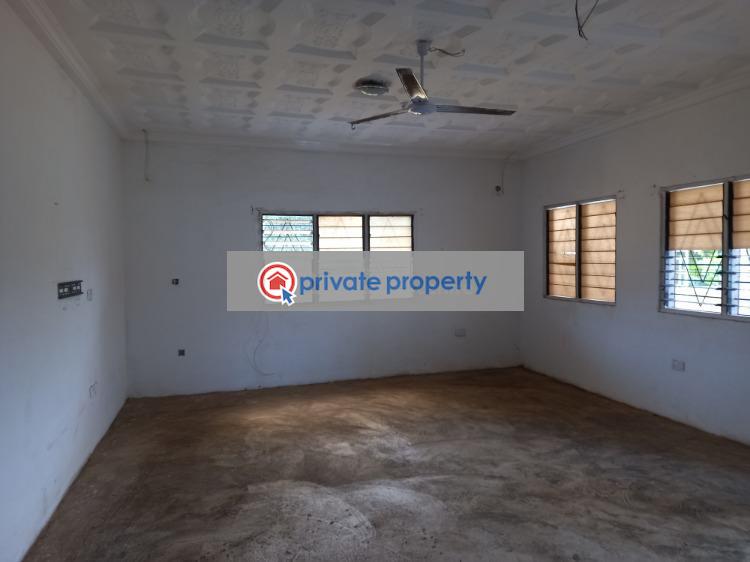 6 bedroom House For Sale &nbsp;buobai Near Asokore Mampong. Kumasi Metropolitan Ashanti - 12
