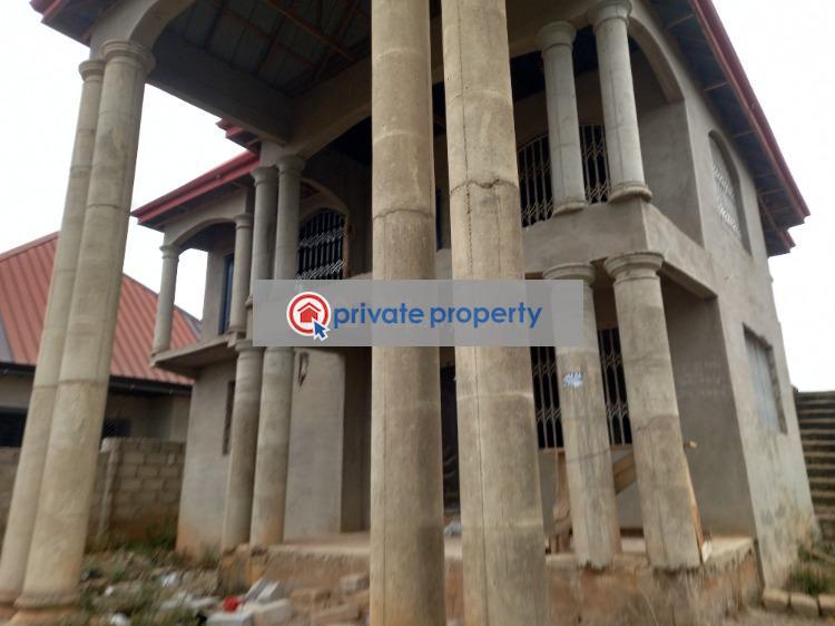 6 bedroom House For Sale &nbsp;brofoyedru ( Afratia) O Santasi Road. Kumasi Metropolitan Ashanti - 6