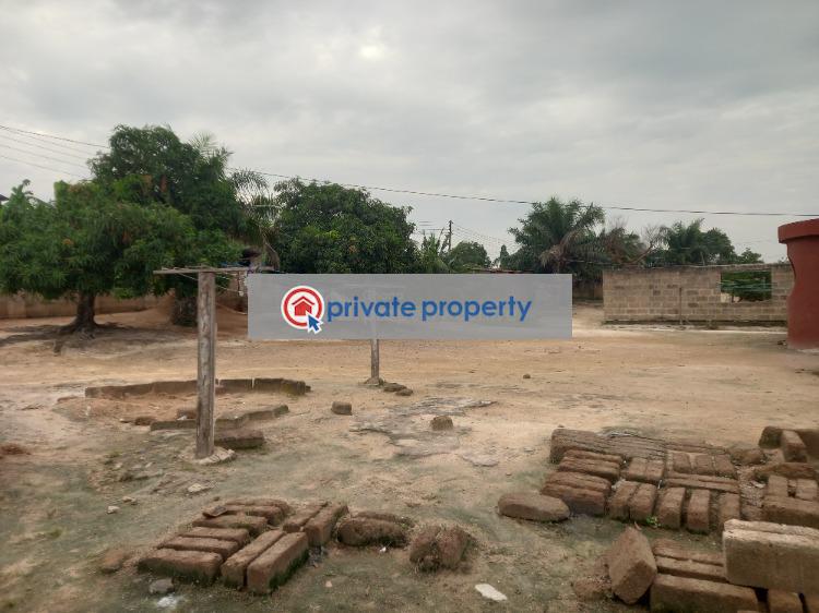 6 bedroom House For Sale &nbsp;esereso Near Atonsu. Kumasi Metropolitan Ashanti - 4