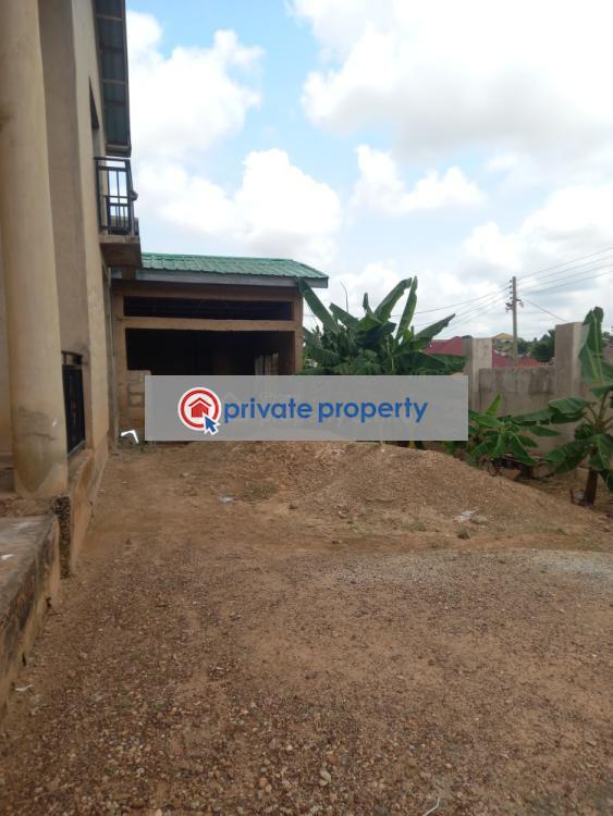 6 bedroom House For Sale &nbsp;ahenema Kokoben Kumasi Metropolitan Ashanti - 10