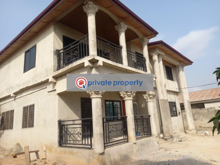 6 bedroom House For Sale &nbsp;duase New Site Near Buokrom Estate Junction. Kumasi Metropolitan Ashanti - 1