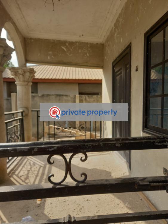 6 bedroom House For Sale &nbsp;duase New Site Near Buokrom Estate Junction. Kumasi Metropolitan Ashanti - 6