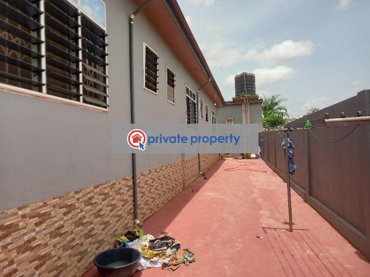 6 bedroom House For Sale &nbsp;ahenema Kokoben Near Santasi. Kumasi Metropolitan Ashanti - 13