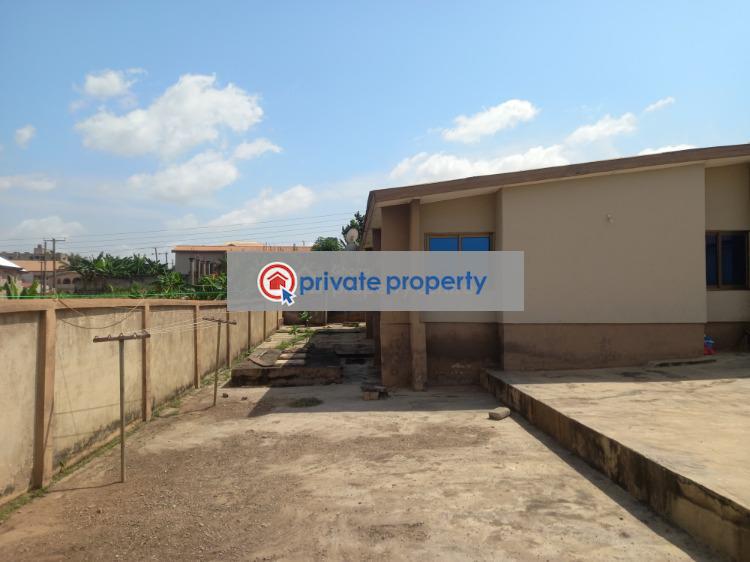 6 bedroom House For Sale &nbsp;meduma After Tafo Pankrono. Kumasi Metropolitan Ashanti - 5