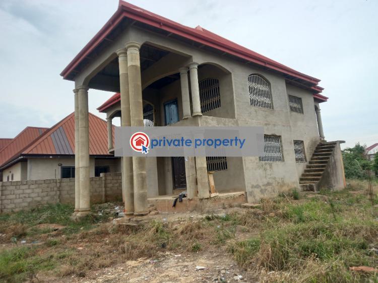 6 bedroom House For Sale &nbsp;brofoyedru ( Afratia) O Santasi Road. Kumasi Metropolitan Ashanti - 5
