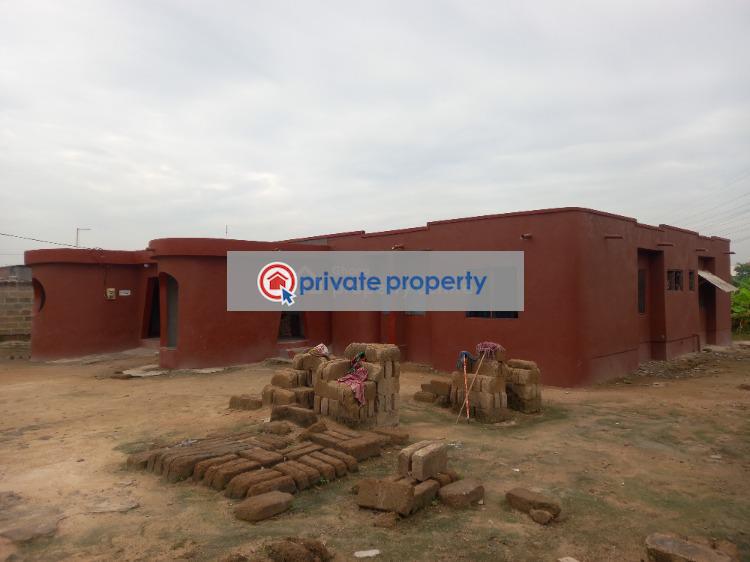 6 bedroom House For Sale &nbsp;esereso Near Atonsu. Kumasi Metropolitan Ashanti - 0