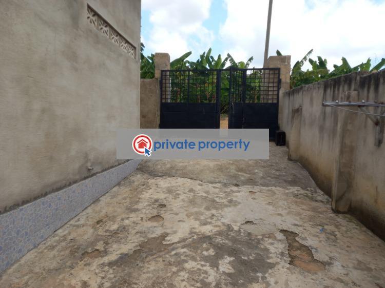 6 bedroom House For Sale &nbsp;adubinsu Atimatim Road. Kumasi Metropolitan Ashanti - 6