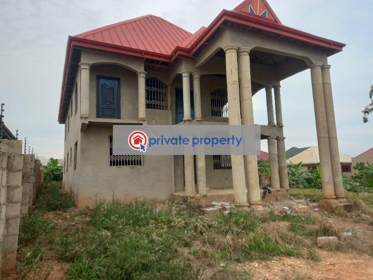 6 bedroom House For Sale &nbsp;brofoyedru ( Afratia) O Santasi Road. Kumasi Metropolitan Ashanti - 3