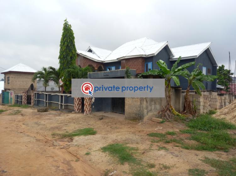6 bedroom House For Sale &nbsp;meduma New Site. Kumasi Metropolitan Ashanti - 2