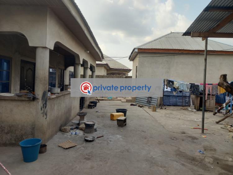 6 bedroom House For Sale &nbsp;kenyasi Adwumam. ( Mr. Motei). Kumasi Metropolitan Ashanti - 3