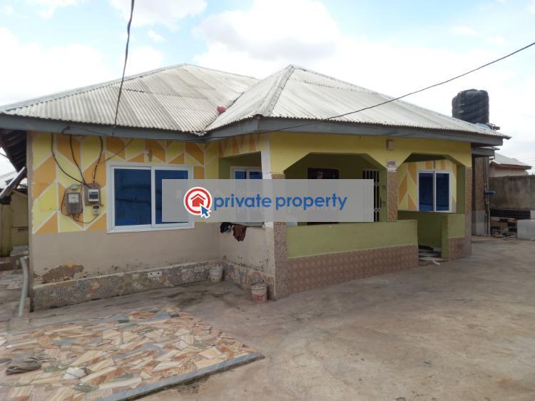 6 bedroom House For Sale &nbsp;adubinsu Atimatim Road. Kumasi Metropolitan Ashanti - 1