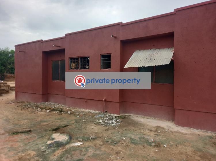 6 bedroom House For Sale &nbsp;esereso Near Atonsu. Kumasi Metropolitan Ashanti - 3