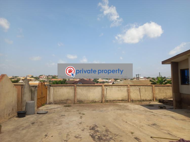 6 bedroom House For Sale &nbsp;meduma After Tafo Pankrono. Kumasi Metropolitan Ashanti - 3